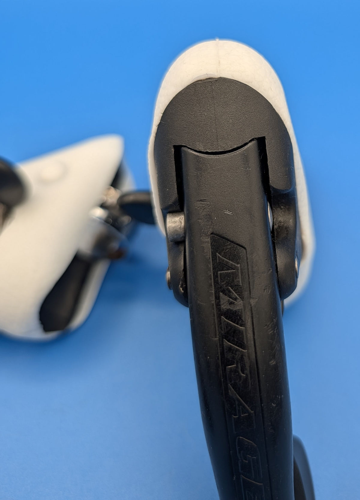 Paire Campagnolo Mirage Ergopower 3x9 entièrement reconditionnée – Cocottes Blanches neuves