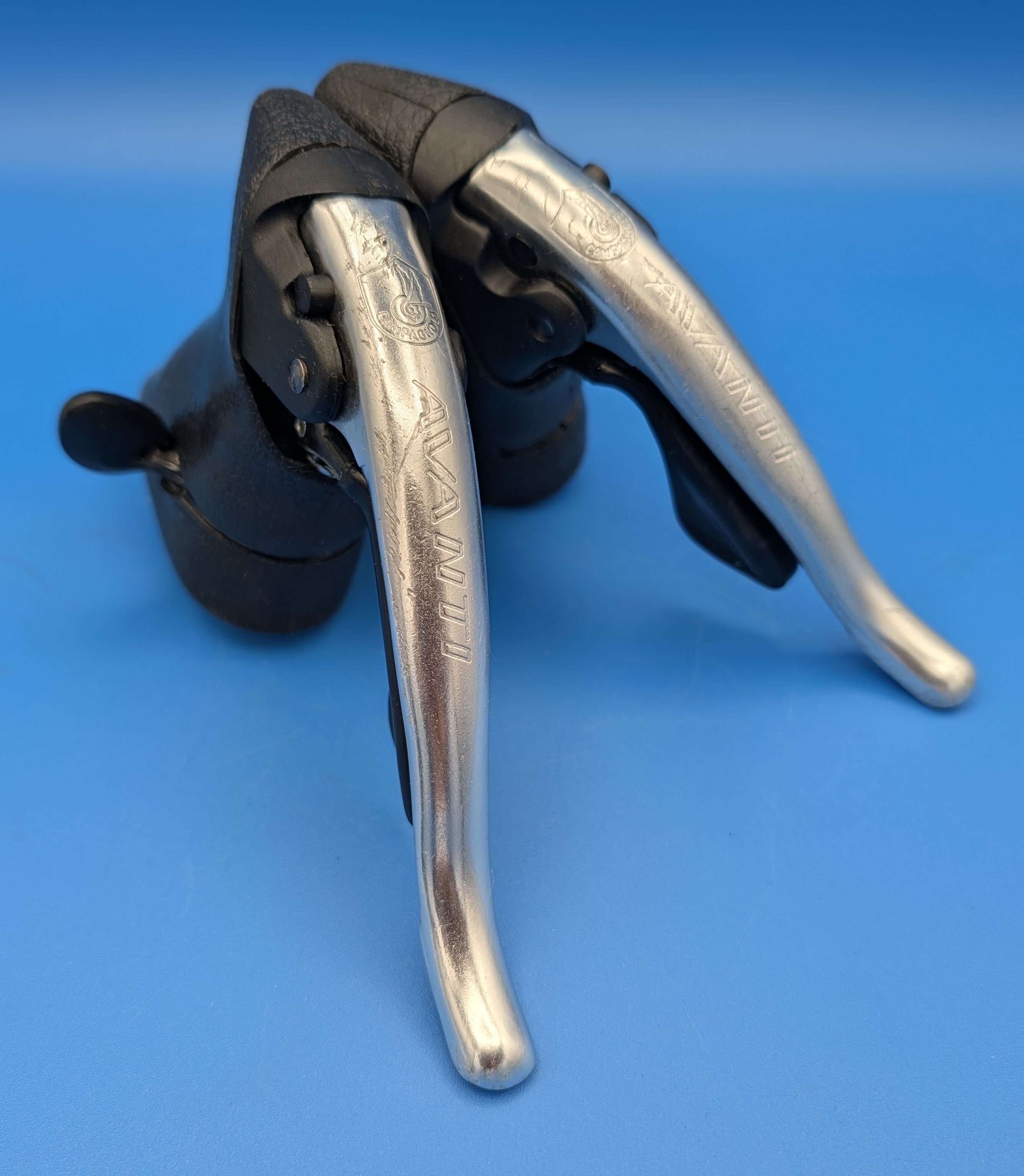 Campagnolo Avanti Ergopower 3x8 – Leviers de frein et vitesses route vintage