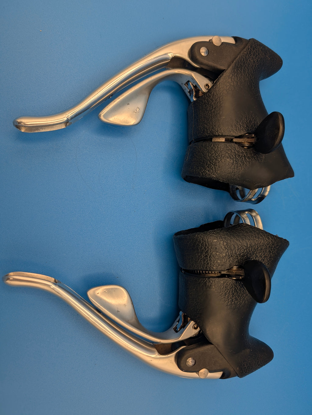 Campagnolo Athena Carbone System Ergopower 3x9 – Leviers de frein et vitesses route vintage