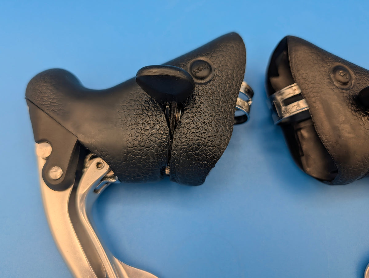 Campagnolo Véloce Ergopower 3x9 – Leviers de frein et vitesses route vintage