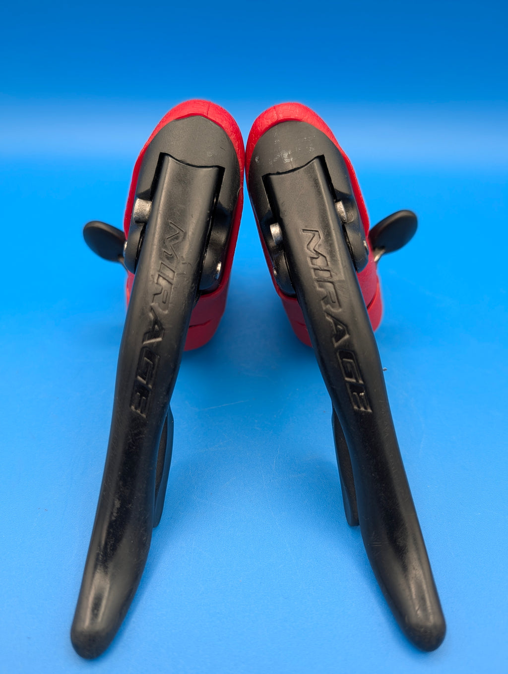 Paire Campagnolo Mirage Ergopower 3x9 entièrement reconditionnée – Cocottes rouges neuves