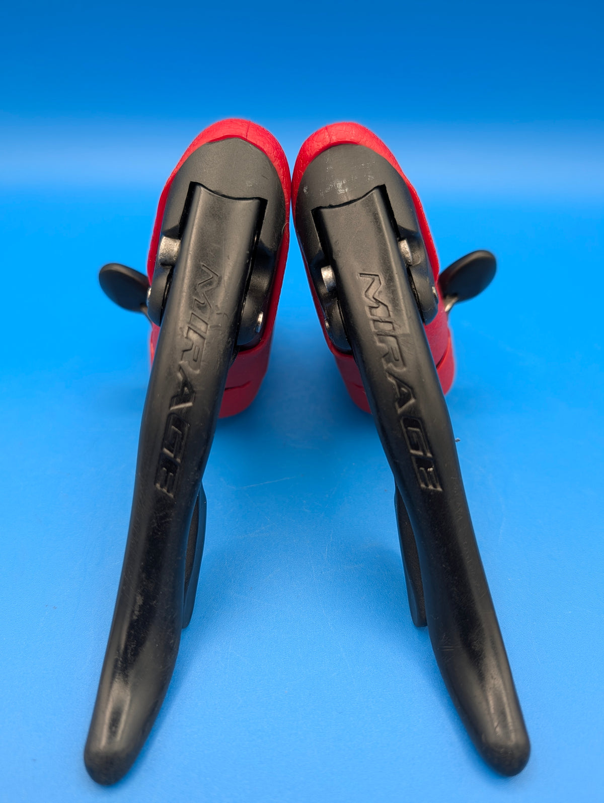 Paire Campagnolo Mirage Ergopower 3x9 entièrement reconditionnée – Cocottes rouges neuves