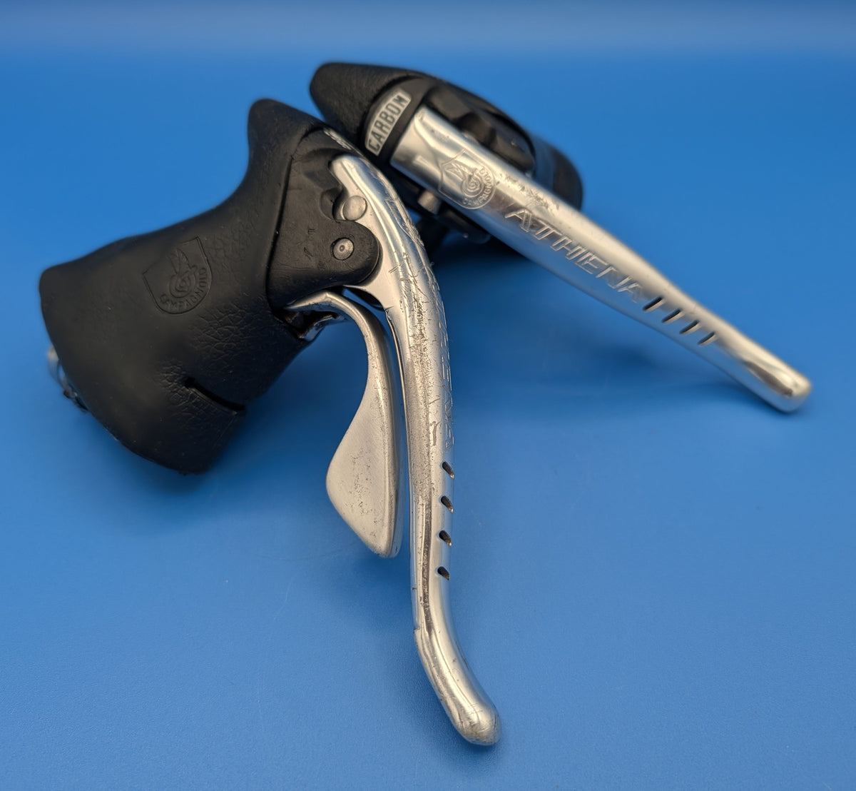 Campagnolo Athena Carbone System Ergopower 3x9 – Leviers de frein et vitesses route vintage