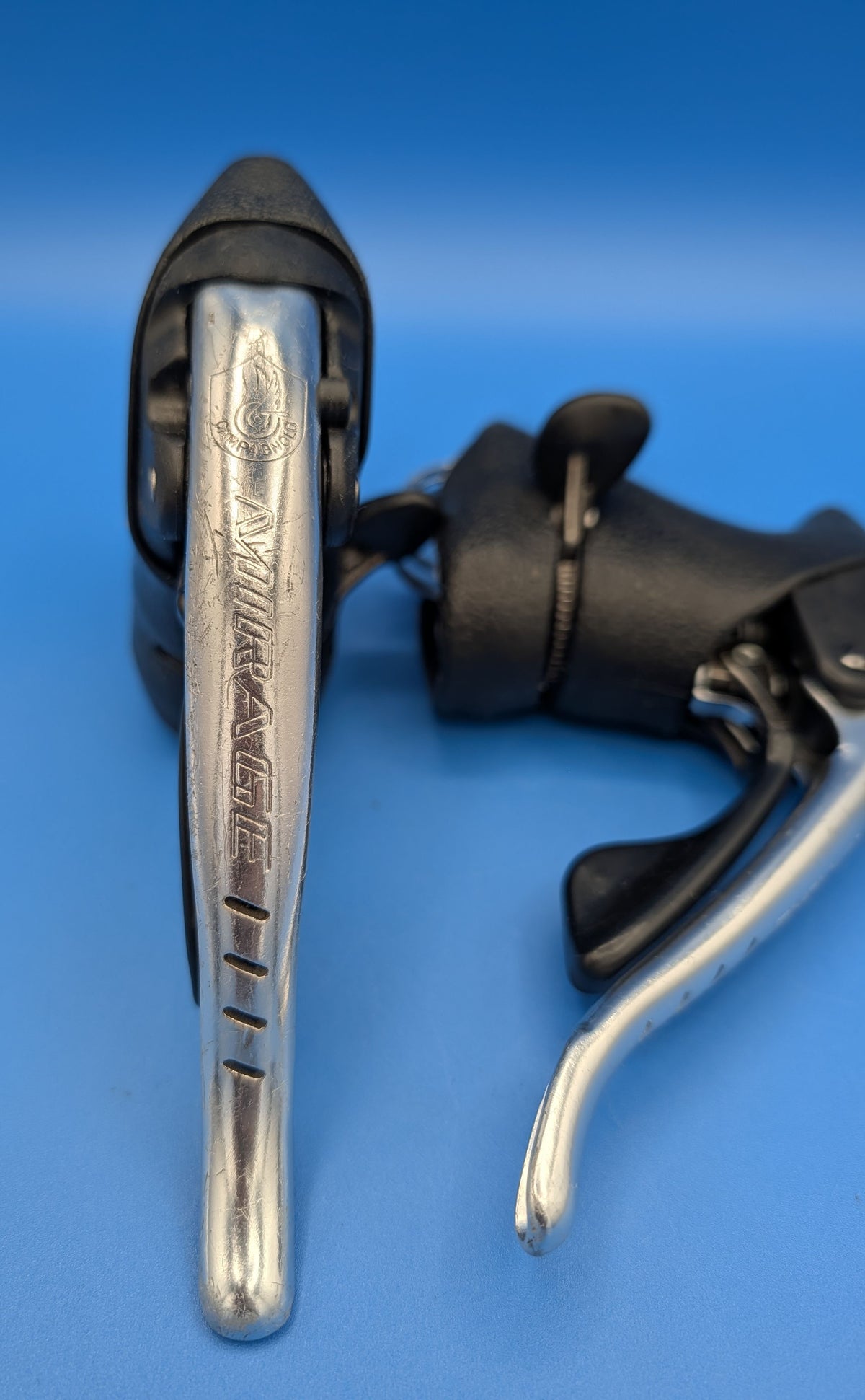 Campagnolo Mirage Ergopower 3x8 – Leviers de frein et vitesses route vintage