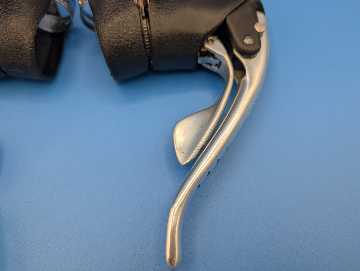 Campagnolo Athena Carbone System Ergopower 3x9 – Leviers de frein et vitesses route vintage