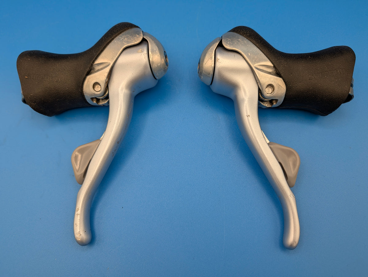Shimano RSX ST-A410 STI 3x7 – Leviers de vitesse – Paire reconditionnée – Bon état