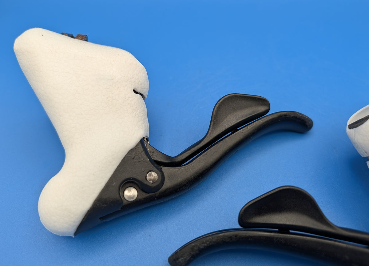Paire Campagnolo Mirage Ergopower 3x9 entièrement reconditionnée – Cocottes Blanches neuves