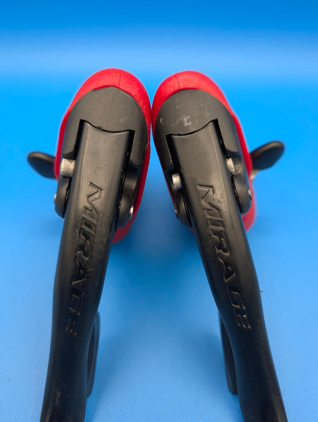 Paire Campagnolo Mirage Ergopower 3x9 entièrement reconditionnée – Cocottes rouges neuves