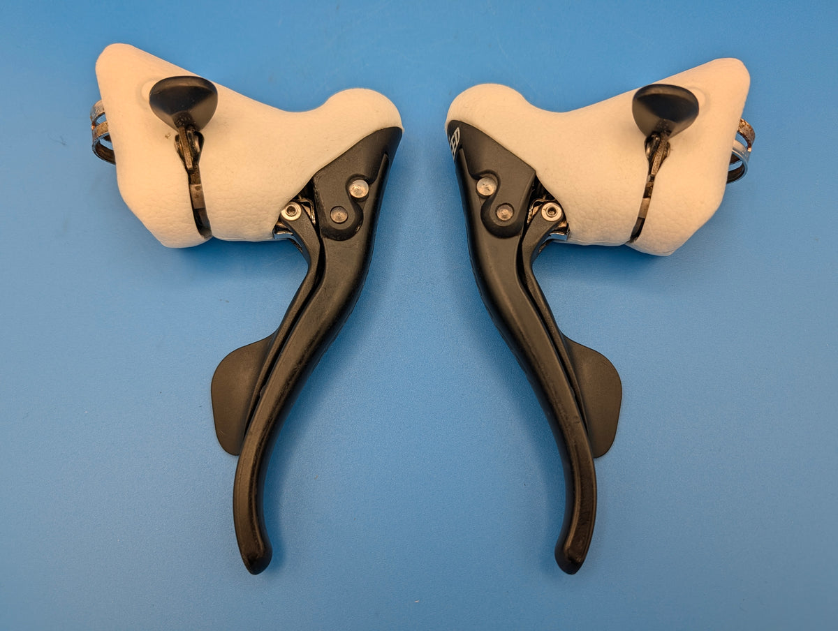 Paire Campagnolo Mirage Ergopower 3x9 entièrement reconditionnée – Cocottes Blanches neuves
