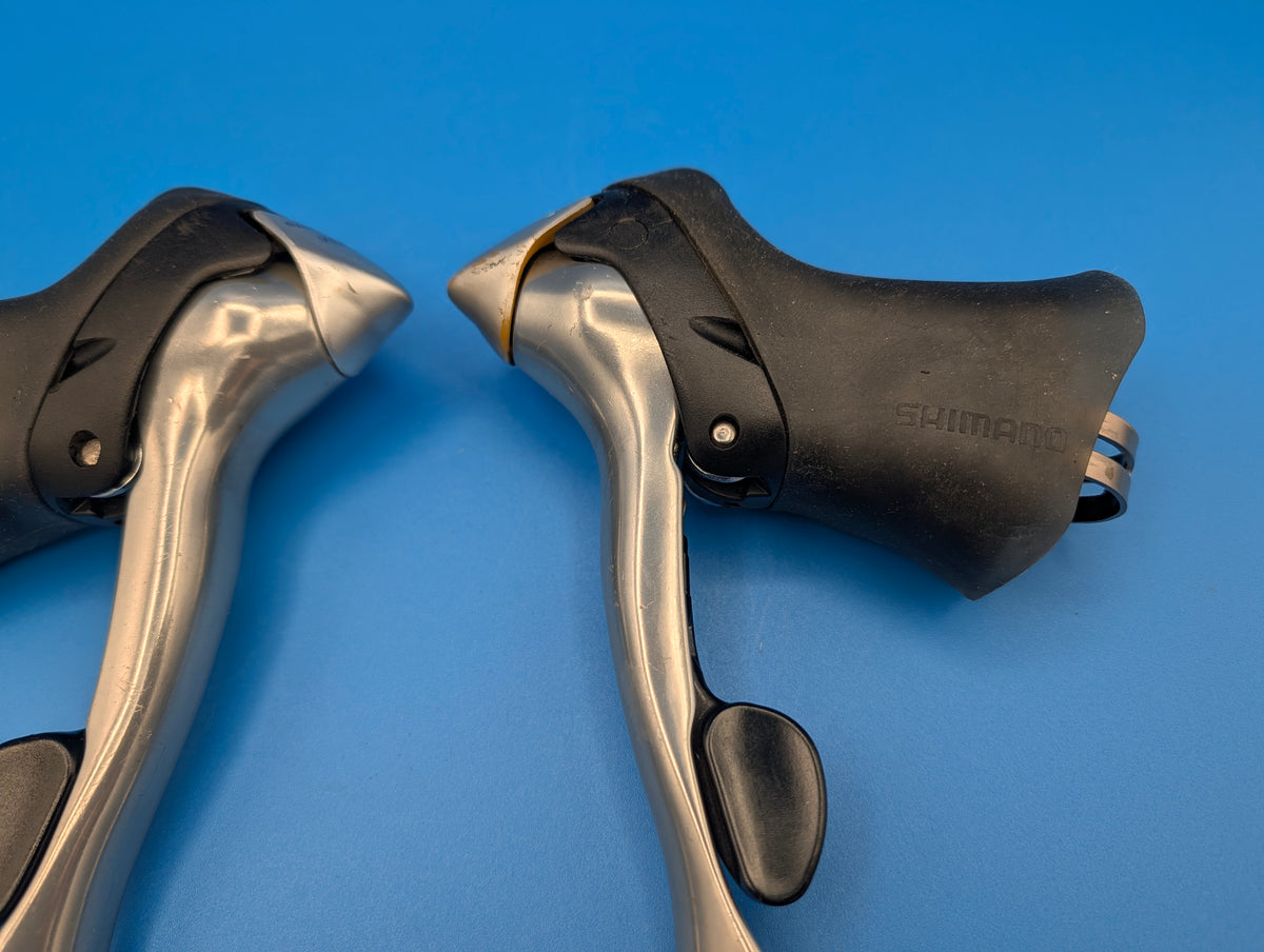 Shimano 105 ST-5500 STI 2x9 – Leviers de frein et vitesses Flight Deck