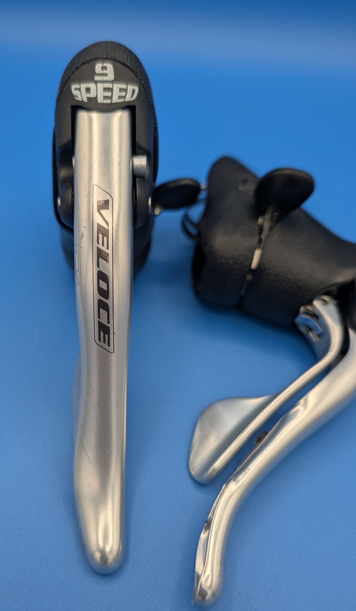 Campagnolo Véloce Ergopower 3x9 – Leviers de frein et vitesses route vintage