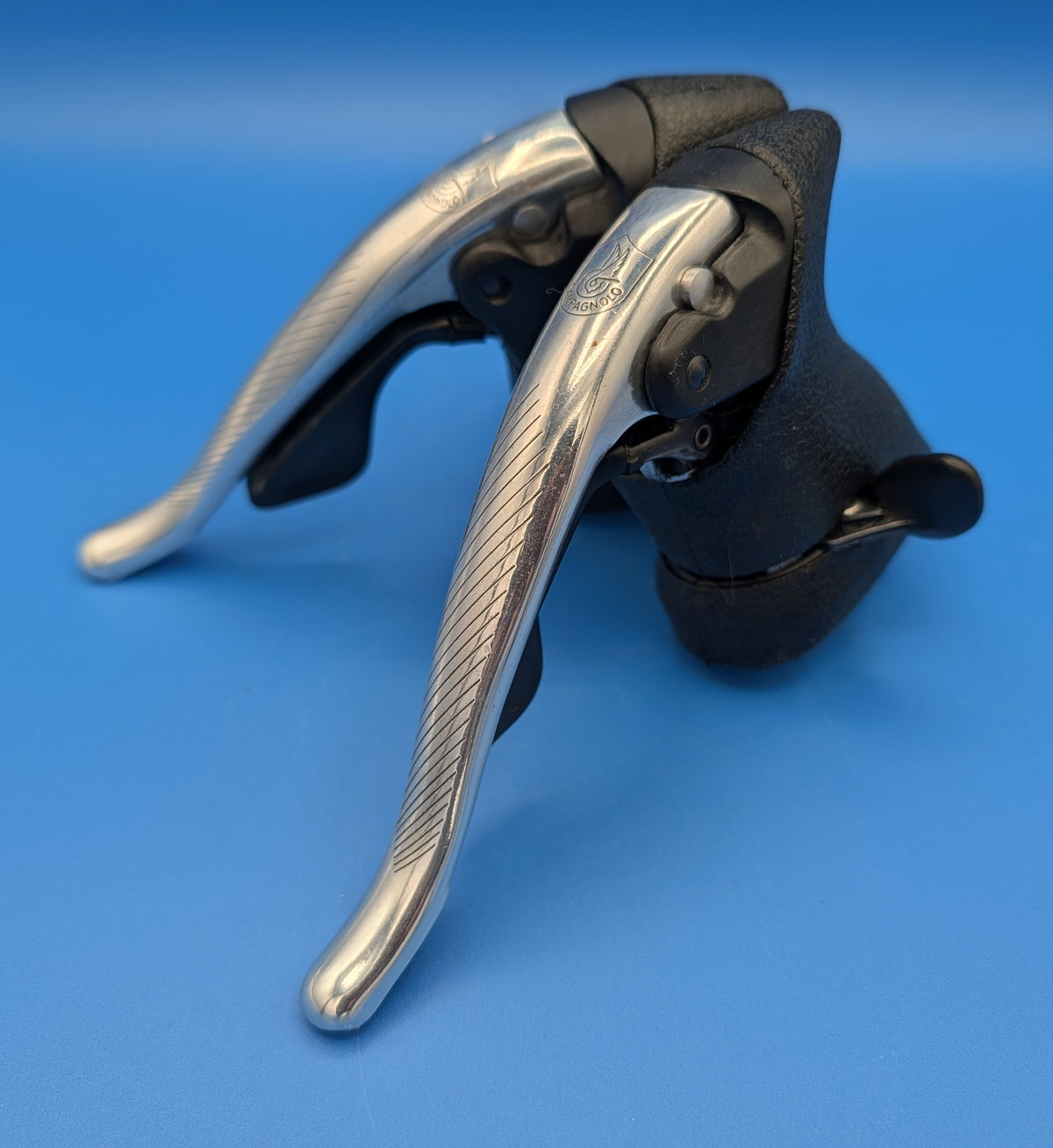Campagnolo Avanti Ergopower 3x8 – 1 Generation Leviers de frein et vitesses route vintage