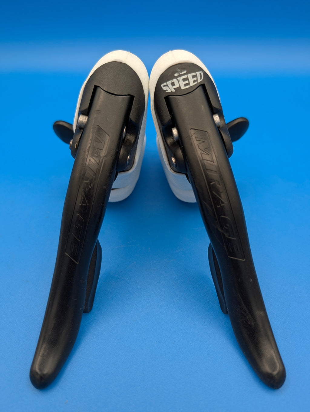 Paire Campagnolo Mirage Ergopower 3x9 entièrement reconditionnée – Cocottes Blanches neuves