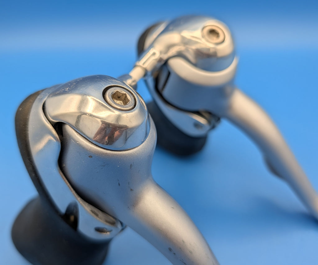 Shimano RSX ST-A410 STI 3x7 – Leviers de vitesse – Paire reconditionnée et polie