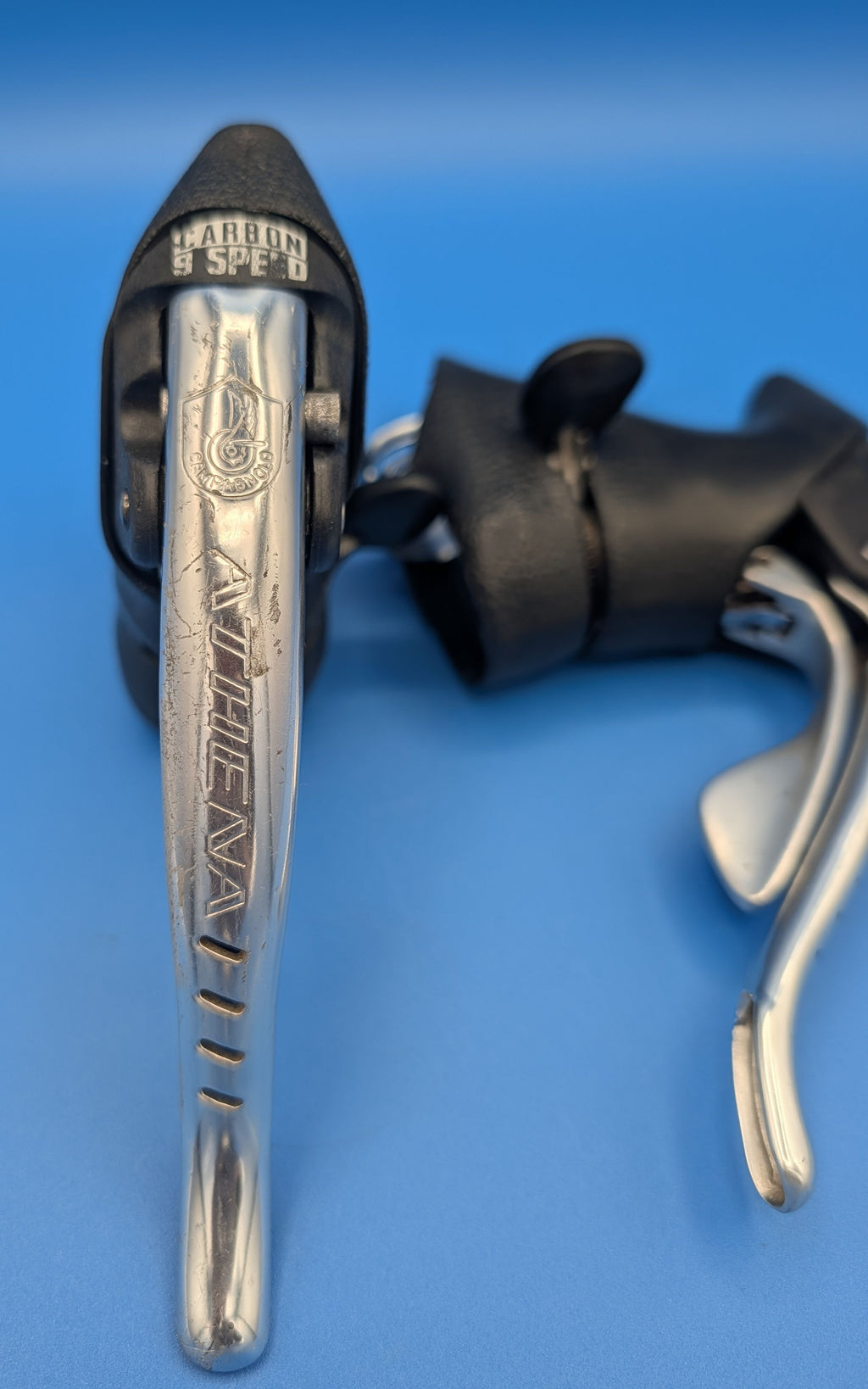 Campagnolo Athena Carbone System Ergopower 3x9 – Leviers de frein et vitesses route vintage