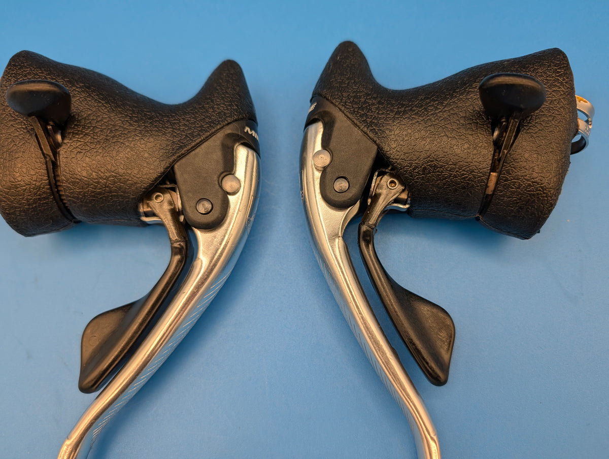 Campagnolo Mirage Ergopower 3x8 – Leviers de frein et vitesses route vintage