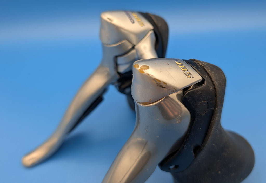 Shimano 105 ST-5500 STI 2x9 – Leviers de frein et vitesses Flight Deck